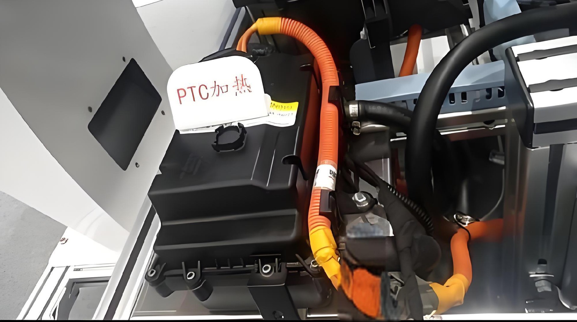 PTC加熱器.jpg
